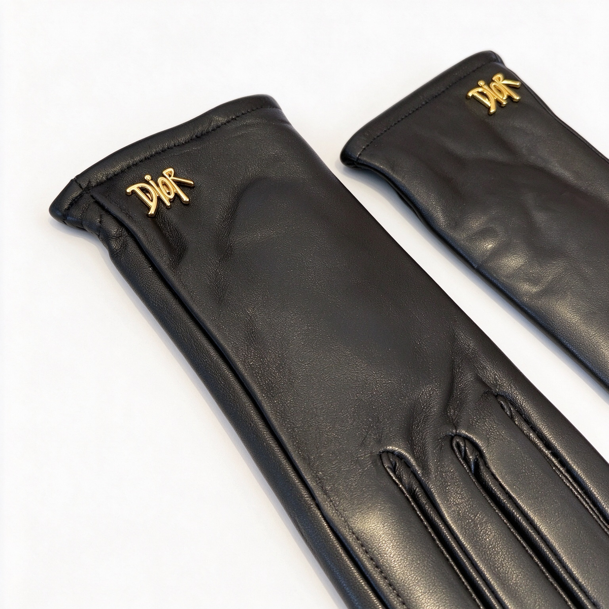 Dior Signature Leather Gloves | Black Lambskin with Gold-Tone 'Dior' Metal Logo